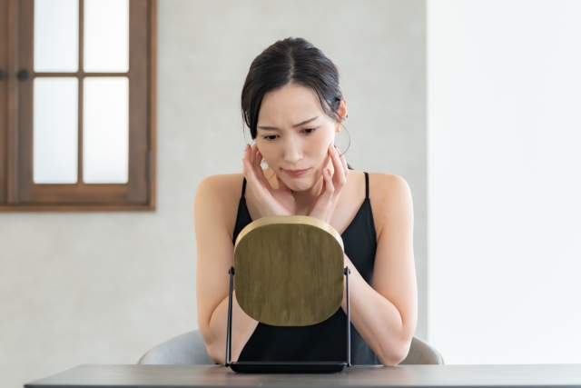 ボルニューマーと糸リフトは何が違う？「切らないたるみ治療」を比較