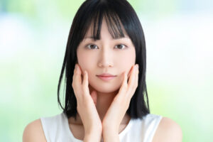 痩せたのに顔が大きく見えるのはなぜ？フェイスラインを左右する意外な原因